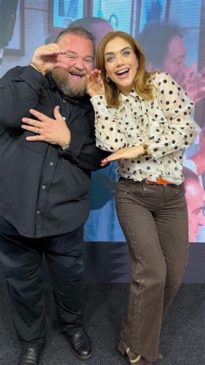 Beatriz Trapote on Instagram: "✨ Ezequiel Benítez @ezequielbenitez_oficial gran maestro del flamenco puro de Jerez, nos ha presentado hoy en La Ventana de Trapote su nuevo disco “LO QUE NADIE VE” que verá la luz el próximo 28 de febrero @noticiasmira 🎵 10 temas, 10 palos distintos del flamenco, acompañados por 10 guitarristas, cada uno poniendo alma y verdad a su compás. Os dejamos un adelanto de “Buleriándote”, porque apunta fuerte… 💃 este verano la estaremos bailando todos, seguro. 🔥 Flamen