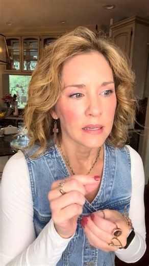 🙅🏻‍♀️ Never say these 3 things to someone grieving! Just trust me on this one ❤️‍🩹 Am I missing any you would add to the list? | Crazy Busy Mama