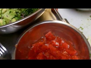 How to Make a Basic and Easy Guacamole Dip!
