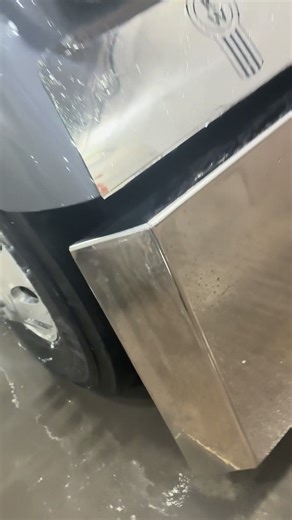 The Stunning Kenworth W900: A Visual Delight