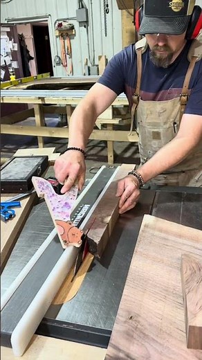 Working with live edge slabs comes with it’s challenges and this slab was no exception. 😎