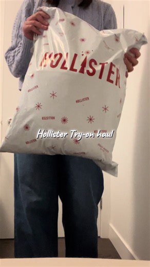 @hollister try on haul!! Hollister has rlly been popping off this year ❣️ The mini skirt with the tie and the pleats and the SHORTS UNDERNEATH omygoodness. I love hollister so much their jeans are perfect for petite girlies cuz you can choose the length 👖 #tryonhaul #hollister #hollisterco #outfitideas #inspooutfit #shoppinghaul