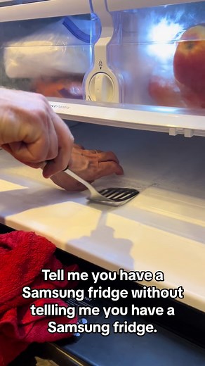 Ahh the classic bimonthly Samsung fridge sheet of ice removal…don’t get me started on the ice maker. #samsung #garbage #fridgecleaning #fyp