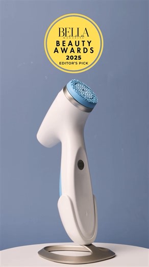 Dipilih oleh para ahli karena kekuatannya yang dipersonalisasi! 💪 ageLOC® LumiSpa iO® terpilih sebagai Editor’s Pick untuk kategori "Coolest Tools" di Bella Beauty Awards 2025. Dengan sensor cerdas, rutinitas perawatan kulit yang disesuaikan, dan hasil kulit yang tampak lebih sehat dan glowing, tidak heran produk ini berhasil masuk daftar teratas! ✨⁣ ⁣ #ageLOC #LumiSpaiO #BellaBeautyAwards #HaveYouageLOCToday | Nu Skin Indonesia