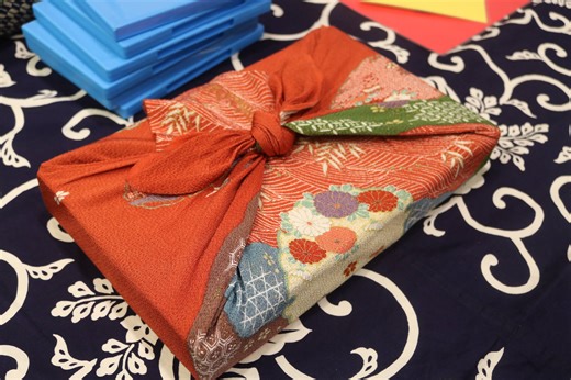Try Furoshiki: Japan’s eco-friendly way to wrap gifts | Bellevue Reporter