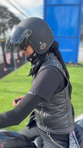 101K views · 9K reactions | Day2 : Chumpon - Nakhon Sawan . Semua function harini . Bergilir2 jadi road captain . Moto , kete , lubang , sebatu jauh kat depan diaorg dah hand signal . Rasa selamat bethul riding hari ni . Ride paling x penat ❤️ Okayhh esok sambung . Thousand Corner , Mae Hong Son  #elizadridingvlog #harleydavidsonofpetalingjaya #harleyasia #harleydavidson #ridetogetherstaytogether #vsmg #1000corner #maehongsong | Elizad Sharifuddin | Facebook