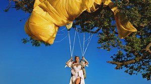 [中英双语] Take Me Dancing (feat. SZA) - Doja Cat [无损]