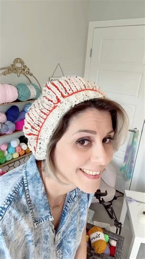 9.2K views · 101 reactions |  Two hats in one?! This reversible, two-color brioche beret flips inside out for a whole new look — and I’ll show you exactly how to knit it step-by-step! 臨✨ Perfect for beginners, this brioche knit beret is cozy, stylish, and makes an amazing handmade gift. Knit one for yourself… then flip it for a totally different vibe! #knitting #knithat #briocheknitting #knittinglove #knittinginspiration #beret #knittingcommunity #knit | Watch Knitting | Facebook