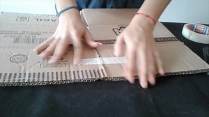 Vamos a volar, crear y contar historias, porque en este video aprendemos a hacer un libro pop up, así que manos a la obra. Recuerda que si deseas recibir más contenidos como este, regístrate en este enlace http://bit.ly/juegoyocio_sep | Comfama