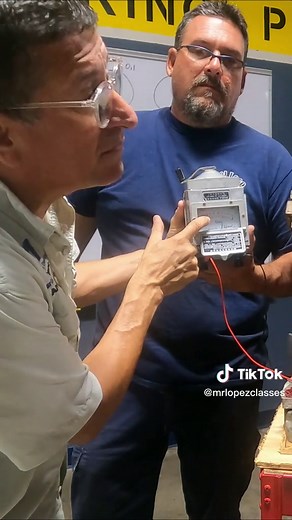 Cómo probar el devanado de un generador con Megger