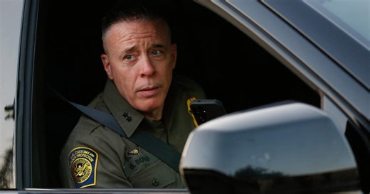 Judge demands answers from feds about use of force in Chicago immigration crackdown