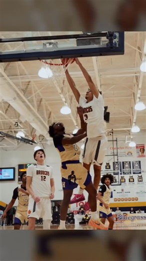 𝐃 𝐒𝐭𝐚𝐧𝐭.. | 6’4 DeMarcus Surratt (Bellarmine commit) was a SHOW-STOPPER at the King of the Bluegrass w/ 27PTS-7REB vs. Male 🤩🚨 @d.surratt__ • •... | Instagram