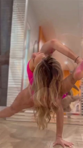 Revitalize your body with these amazing side stretch yoga poses!