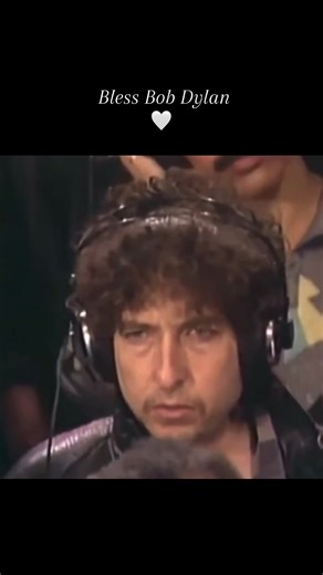 Bob Dylan: The Entertaining Legend Who Needs a Hug