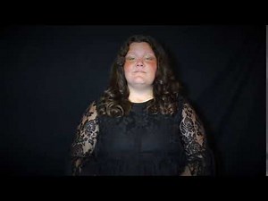 Watch how to sign 'femme' in American Sign Language.