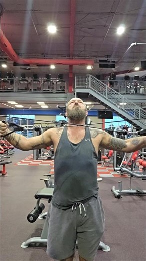 Rear delts! From the front👀🥴💪🔥💯#ai #dadbod #ironman #shortvideo #shorts #gymworkout