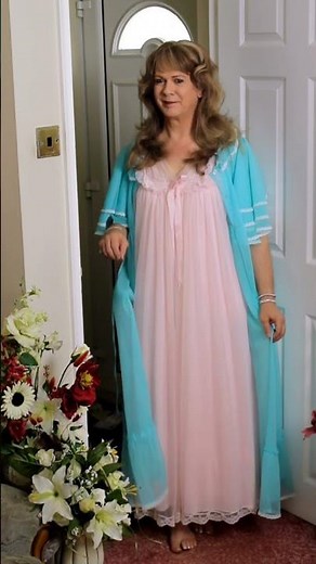 Tanya Melody (short 59) Crossdressing fashion - Vintage style nightdress.
