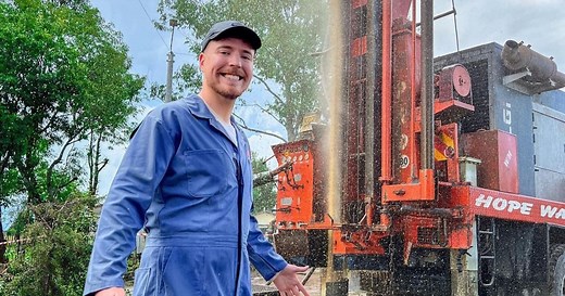 ¿Quién es MrBeast, el influencer que construyó pozos de agua en África?