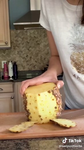 Pineapple Shirt Style Guide with Pineapple Cutting Tutorial