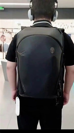 外星人 AW7825P 肩背包：容量大还超轻便谁不爱