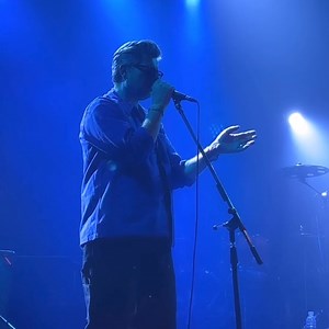 16K views · 443 reactions | Hier soir, Benjamin Biolay a chanté son titre "Comment est ta peine" en Argentine à Buenos Aires !  La chanson française s'exporte, Benjamin Biolay aussi  #BenjaminBiolay | M Radio | Facebook