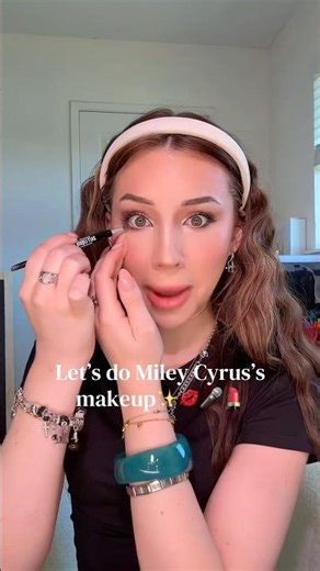 Turning myself into Miley Cyrus🎤✨ #makeup #mileycyrus #hannahmotanha #makeupinspo