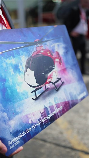 **DRF Luftrettung investiert in zehn neue H140-Hubschrauber** Wir setzen unsere Strategie zur Flottenerneuerung weiter um und stellen wichtige Weichen für die Zukunft: Daher wurde gestern am Flughafen Karlsruhe/Baden-Baden der Kaufvertrag für zehn neue #H140-Hubschrauber mit Airbus Helicopters unterzeichnet. "Der unterzeichnete Kaufvertrag unterstreicht unseren festen Willen, die DRF Luftrettung flexibel und zukunftsfähig aufzustellen, um die Wirksamkeit der medizinischen #notfallrettung weiter 