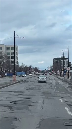 Rassurez-moi, cette vidéo a été filmée en 1999 à Grozny après les bombardements massifs de la ville ?Ces dommages ne peuvent être que le résultat de bombes ?Right ?Right….