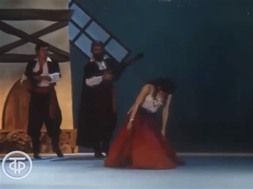 Character and folk dance on Instagram: "«Gypsy Dance» from the ballet «Don Quixote», choreography by К. Goleizovsky, music by V. Zhelobinsky. Performed by Bolshoi Theater soloist Larisa Trembovelskaya. @bolshoi_stars @bolshoi_theatre #Gypsy #Character #Dance #DonQuixote #Soloist #Artist #Ballet #Theatre #Stage #BolshoiTheatre #Moscow #Art #CharacterDance"