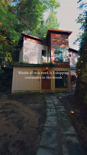 Send this to someone you’d stay at The Roca Box Hop with ✨💚 📍 Hocking Hills, Ohio | The Box Hop