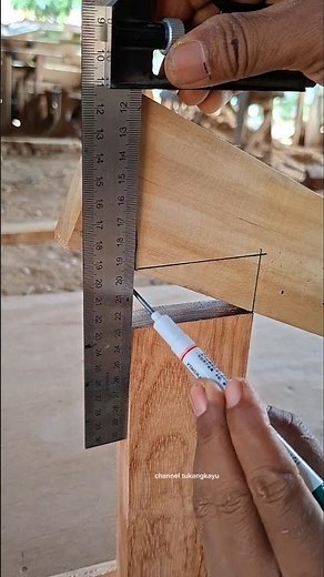 technique for drawing lines at oblique angles .. #wood #shortsviral