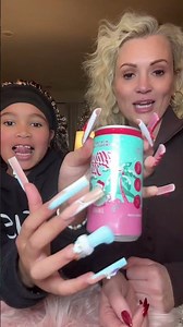 She can barely FUNCTION with these nails 🤣💅 #longnails #nailart #funny