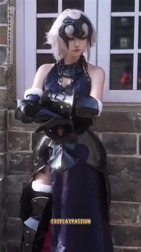 “Dark Knight Cosplay 🖤🔥 Unreal Fantasy Warrior IRL!”