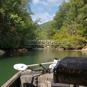 Have you explored Lake Jocassee and found Horse Pasture River? 📹 @dales_jp Click on the link to plan a visit soon! https://visitoconeesc.com/visit/play/ | Visit Oconee SC - Oconee County, South Carolina