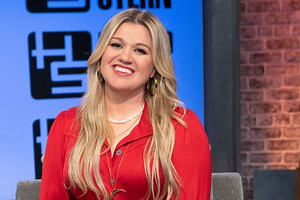 Kelly Clarkson Shares New Pic of Her Mini-Me Kids River & Remy at Her Vegas Residency
