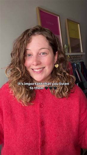 From a very young age, I coloured my hair to get rid of my reddish undertones🥲♥️ Fast forward to now: I actually love my natural hair color. For a long time, I tried to feel beautiful by following beauty standards and copying people I thought looked beautiful. But fighting against your natural coloring makes everything harder. I needed more makeup to feel good, less pale, more “put together.” Once I started embracing my natural features, things shifted. Getting ready takes less time. Makeup fee