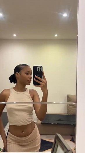 99K views · 5.5K reactions | Quero uma opinião, o que devo melhorar no meu corpo #Ericprumo #fyp | Sara Cuca | Facebook