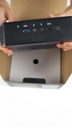 Unboxing the Minisforum HX90 Elitemini Mini PC