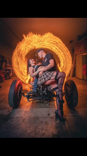 Hot rod lovers ❤️‍🔥 #tennesseewhiskey #couplesphotography #photographytricks #photoshootideas #hotrod
