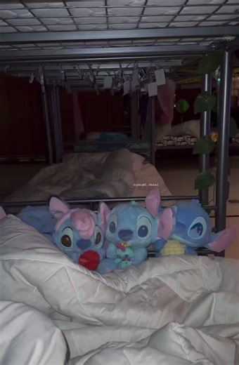 luli @lula lahfah, selain sunflower yg dumbek punya, dumbek juga punya boneka stitch favorit kamu untuk nemenin tidurnya 🥹🤍 @YB #ybrap #marapthon #marapthonseason3 #yb #tiktok