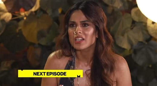 MTV Wildvilla on Instagram: "Paisa Villa mein choices bold hain — pyaar ya paisa? 💸💔 Aur Pyaar Villa mein chemistry test par hai! Kaun sa couple banega ideal match aur kaun karega sabse badi chaal? 👀🔥 Watch MTV Splitsvilla X6💕🫶🏻, every Fri, Sat & Sun on JioHotstar and at 7pm on MTV. #PyaarVsPaisa #MTVSplitsvillaX6 #SunnyLeone #KaranKundrra #NiaSharma"