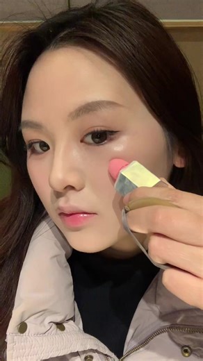 Makeup Tutorial: Cream Blush Application Tips