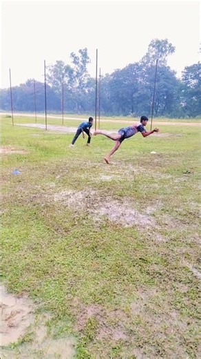 Trying to catch a dive in the rain #cricket #ytshorts #shortvideo #flying