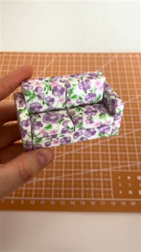 Kendin yap miniature dollhouse furniture — tiny decorations, big style