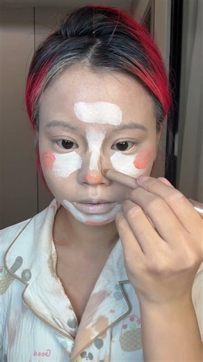 I'm putting on light makeup for dinner with my blind date