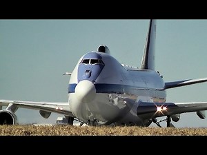 マティス国防長官来日 E-4B横田基地に着陸