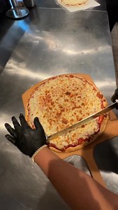 The never ending debate: Square cut or triangle cut?🍕 Let us know which side you’re on in the comments below 👀 Come in today to order a pizza and settle this debate with someone!😋 ALL LOCATIONS: 📍Oak Lawn, IL 📍Berwyn, IL 📍Belmont Craign 📍Brookfield, IL 📍Lisle, IL 📍West Lawn 📍Morton College, IL 📍Cicero, IL | Paisans Pizzeria And Bar