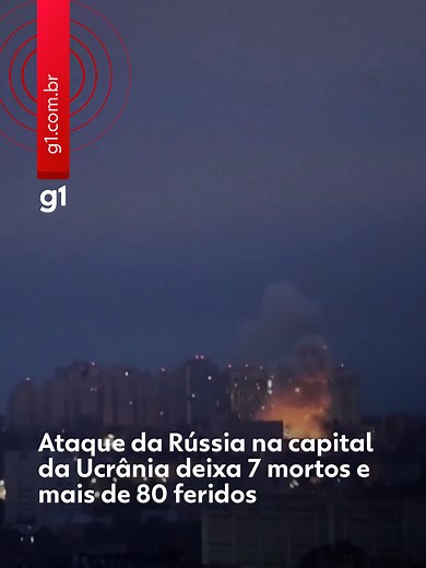 Ataque na #ucrânia - Um ataque ataque aéreo russo à capital da Ucrânia, Kiev, na madrugada desta quinta-feira (31) deixou ao menos sete mortos e 82 feridos, segundo autoridades ucranianas. O Exército ucraniano afirmou que o número de vítimas ainda pode crescer e que o bombardeio causou dano em mais de 12 localidades. Em imagens da capital, é possível ver o momento em que bombas atingem partes diferentes da cidade. Segundo o presidente ucraniano, Volodymyr Zelensky, a Rússia lançou mais de 300 dr