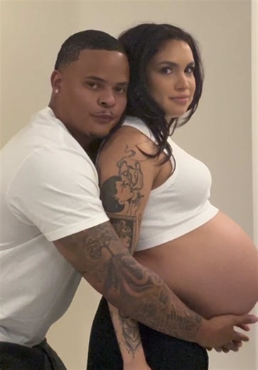 NAH HOLD ON THAT FELT WEIRD 😭😭😂😂😂😂 @Sachi 🌸 #pregnant #funny | sachi