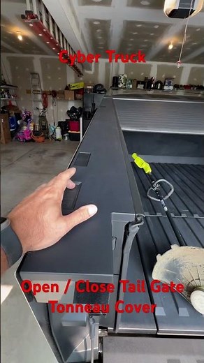 Cyber Truck, Opening / Closing Tail Gate and Tonneau Cover. #cybertruck #tesla #tonneaucover